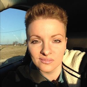 Meet your Posher, Veronica