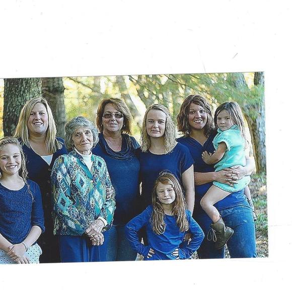 Meet your Posher, Cindy - Picture 1 of 1