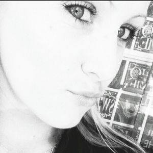 Meet your Posher, Casey