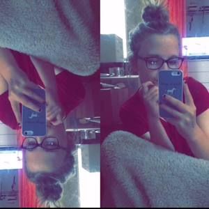 Meet your Posher, Kaci