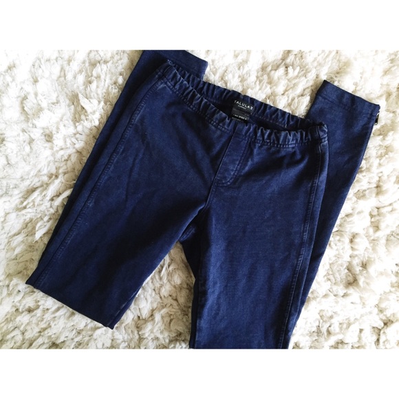 ✖️✖️SOLD✖️✖️NWOT Talula Acid Wash Jeggings