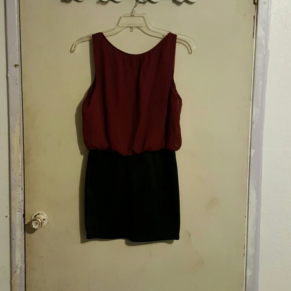 Dress - Picture 2 of 2