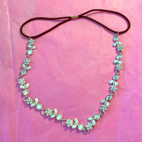 Accessories - Elegant Silver Jeweled Flower Headband & Necklace