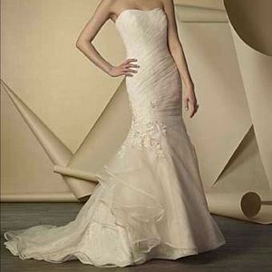 Brand new Alfred Angelo wedding dress