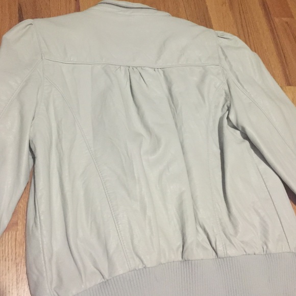 White leather jacket - Picture 3 of 5