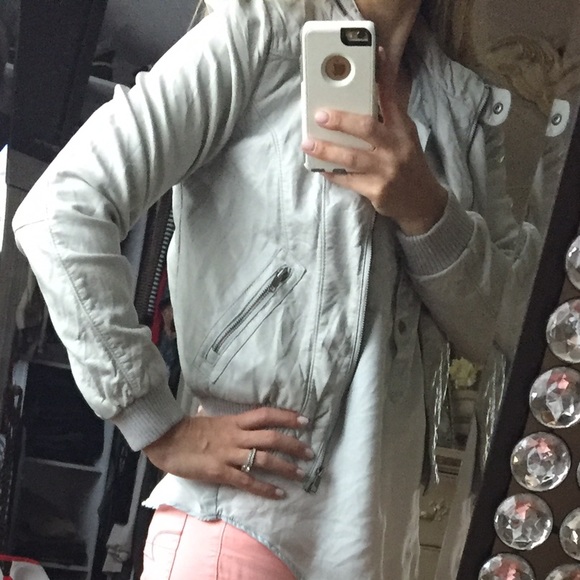 White leather jacket - Picture 4 of 5