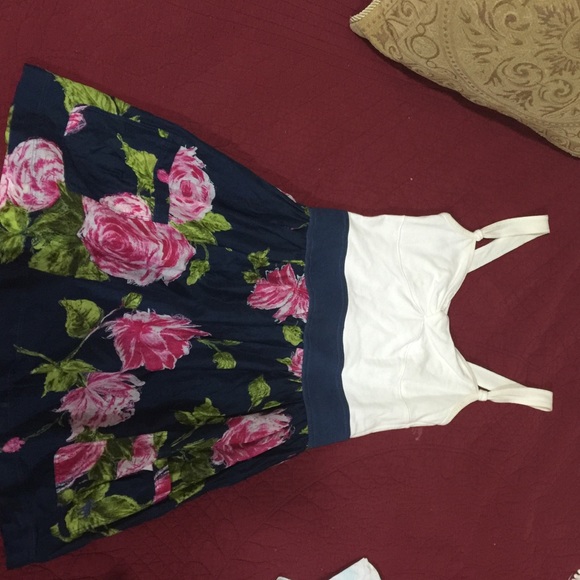 Cute Abercrombie and Fitch sun dress!