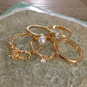 🍍SALE🍍Gold Ring Set (5 Rings-Size 6)