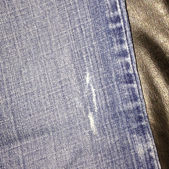 Abercrombie & Fitch Blue Jeans (Size 4L) - Picture 3 of 4