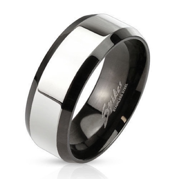 Jewelry - Beautiful 2 toned stainless steel ring!