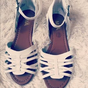 Mexican inspired sandals. Huaraches.