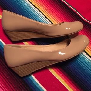 Women's 2" wedge heel- New nude- Size 7