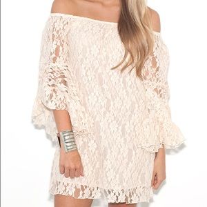 Off the shoulder lace dress small NWT