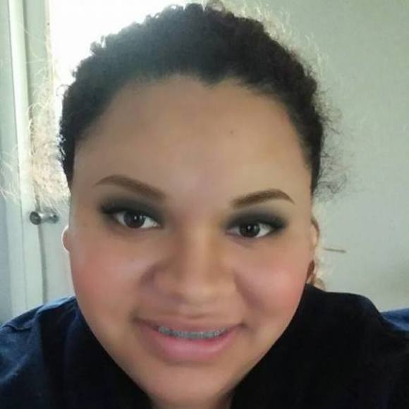 Meet your Posher, Itzel - Picture 1 of 1