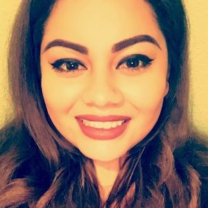 Meet your Posher, Valeria