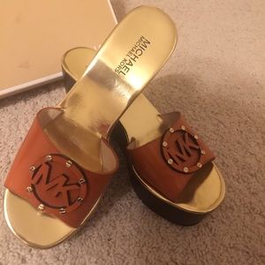 Beautiful summer upbeat sandal by MK