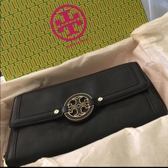 Tory Burch Amanda Continental Zip-around Wallet