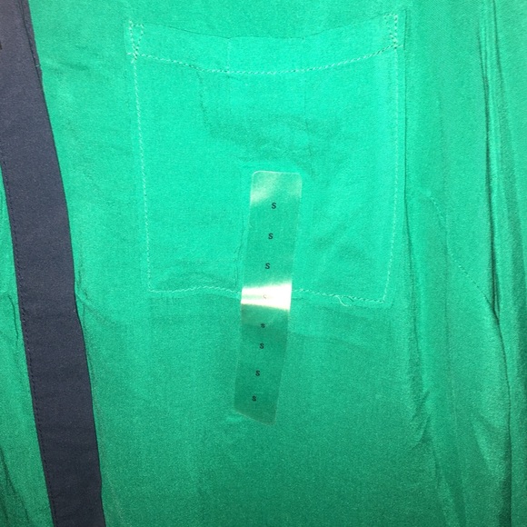 NEW Green Gap button down shirt w/ Navy trim - Picture 3 of 3