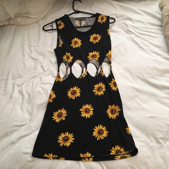 Dresses & Skirts - Cute dress