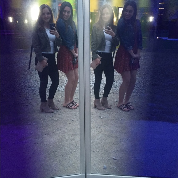 Meet your Posher, Zoe - Picture 1 of 1