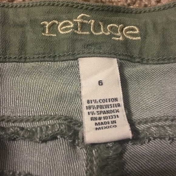 Olive green high waisted shorts - Picture 3 of 3