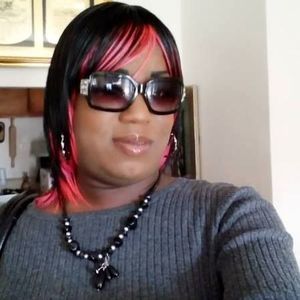 Meet your Posher, Desiree