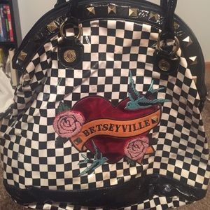 Black and white Betsy Johnson betsyville bag