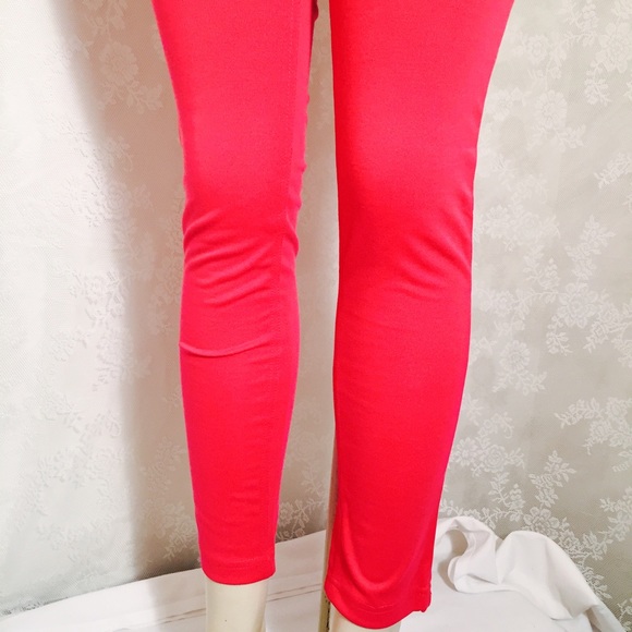 Hot Pink Leggings. - Picture 2 of 4