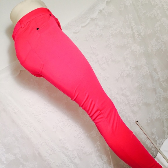 Hot Pink Leggings. - Picture 3 of 4