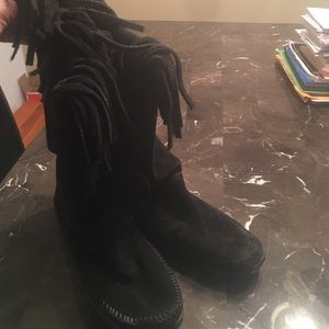 Women black boots