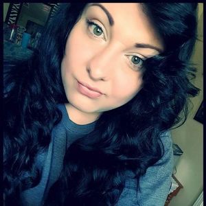 Meet your Posher, Alesha