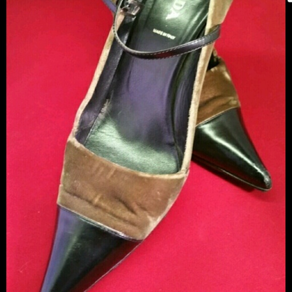 Taupey brown & black leather Prada heels