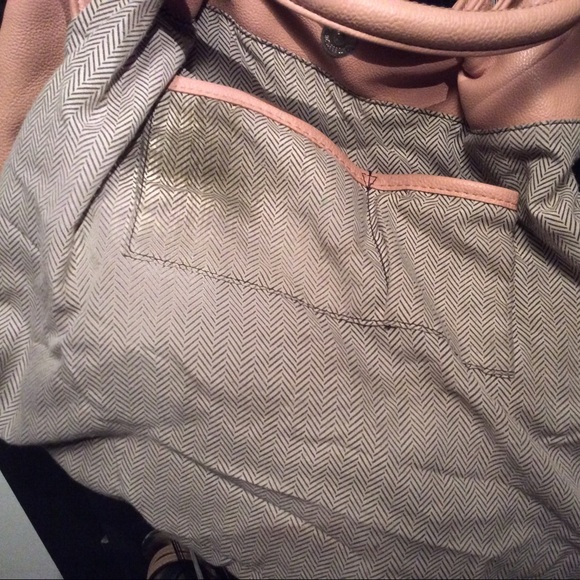 Inside pics of blush pink Steve Madden bag - Picture 1 of 4