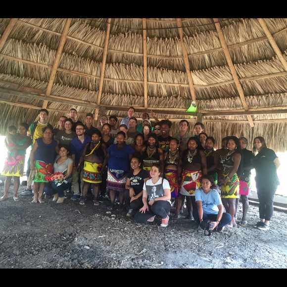 Meet your Posher, Beauty & Things - Picture 2 of 4