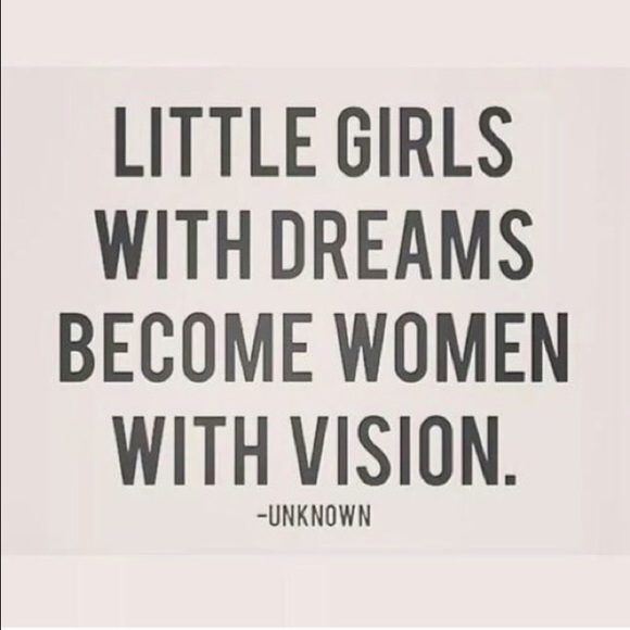 Meet your Posher, Beauty & Things - Picture 4 of 4