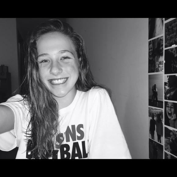 Meet your Posher, Julia - Picture 1 of 1