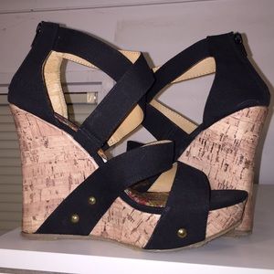 ❌❌SOLD❌❌❌Black Strappy Wedges!