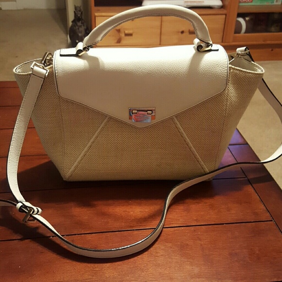 kate spade Handbags - Gorgeous Kate spade summer bag