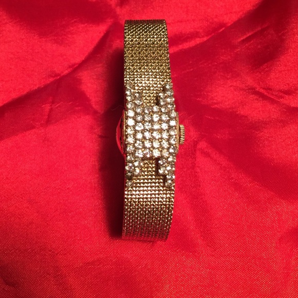Dress watch gold with crystals