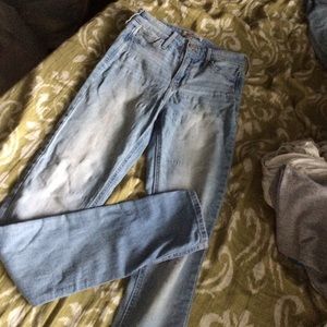 Hollister high waited light wash jeans
