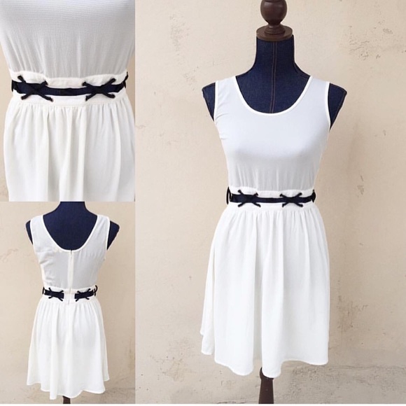 Spring Cut Out Dress- New M/L
