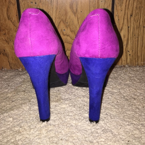 Heels - Picture 4 of 4