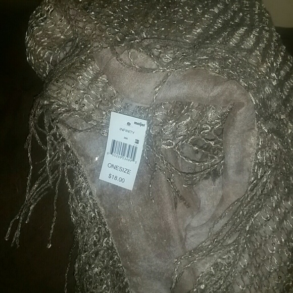 Infinity Scarf - Picture 4 of 4