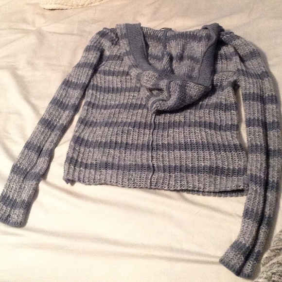 Button up sweater - Picture 2 of 3