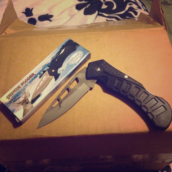Frost Cutlery/ Whitetail Cutlery 4.5" pocket knife