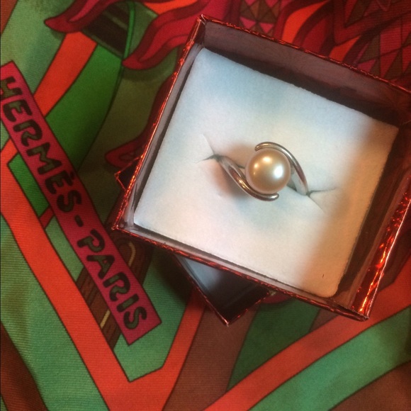 Pink pearl ring  set in silver 💕