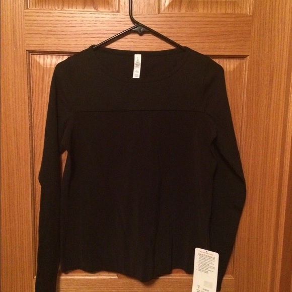 Price drop!!!!  Lululemon shirt NWT