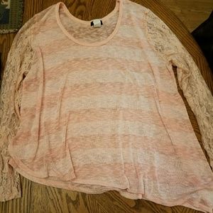 Super cute lace sleeve top