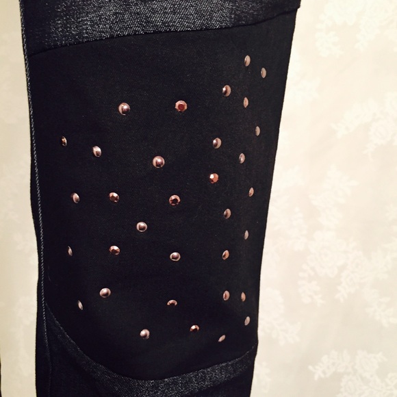 Jeggings  w/ little studs. FINAL CLEARANCE - Picture 2 of 4