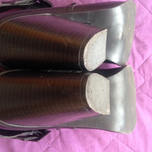 Black Cutout Booties - Picture 3 of 4